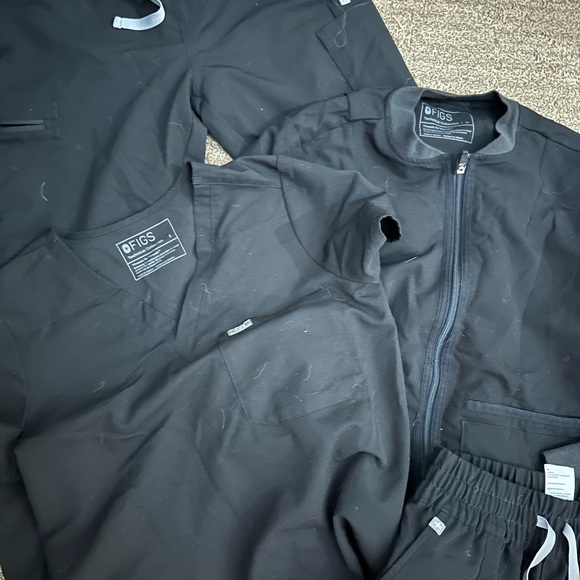 Figs Scrub Ensemble - Picture 2 of 6